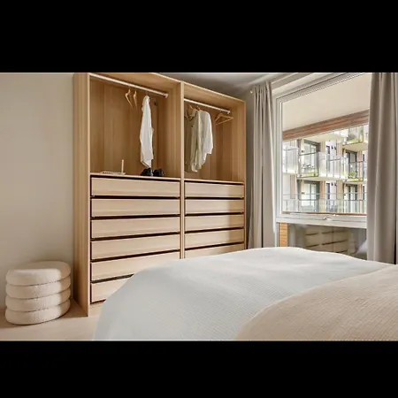 New Modern Apartment, Close To Airport